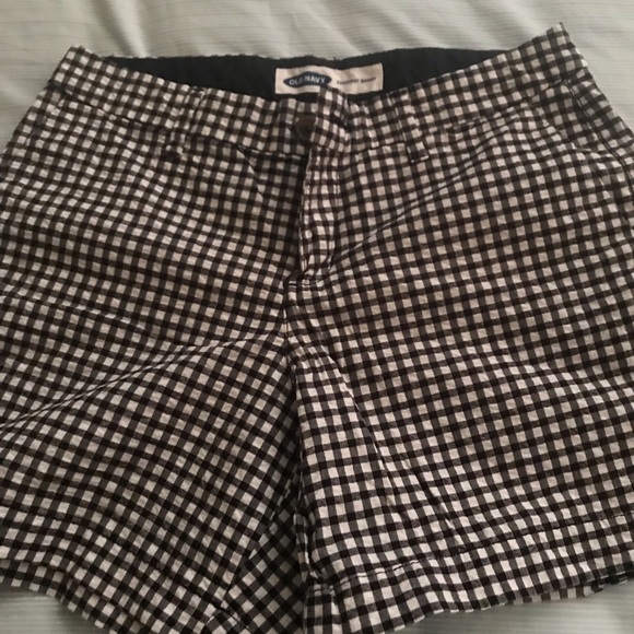 Old Navy Checkered everyday short - Picture 1 of 4